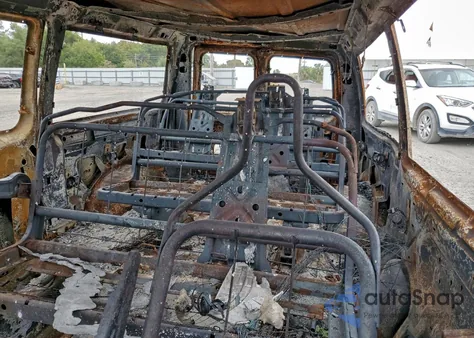 2011 Ford Econoline E350 Super Duty Wagon из США, поврежденный, VIN 1FBNE3BL7BDA67923